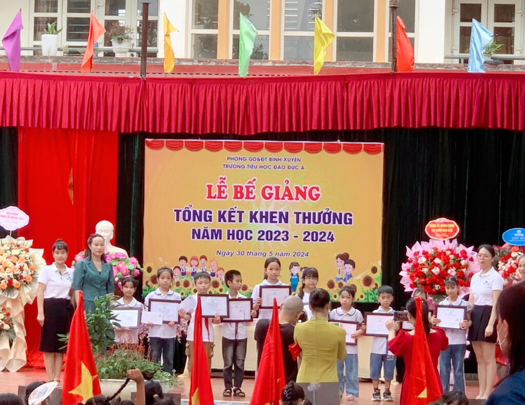 Trao Tặng Học Bổng “Big Five – Chấp Cánh Ước Mơ” Đến Các Em Học Sinh